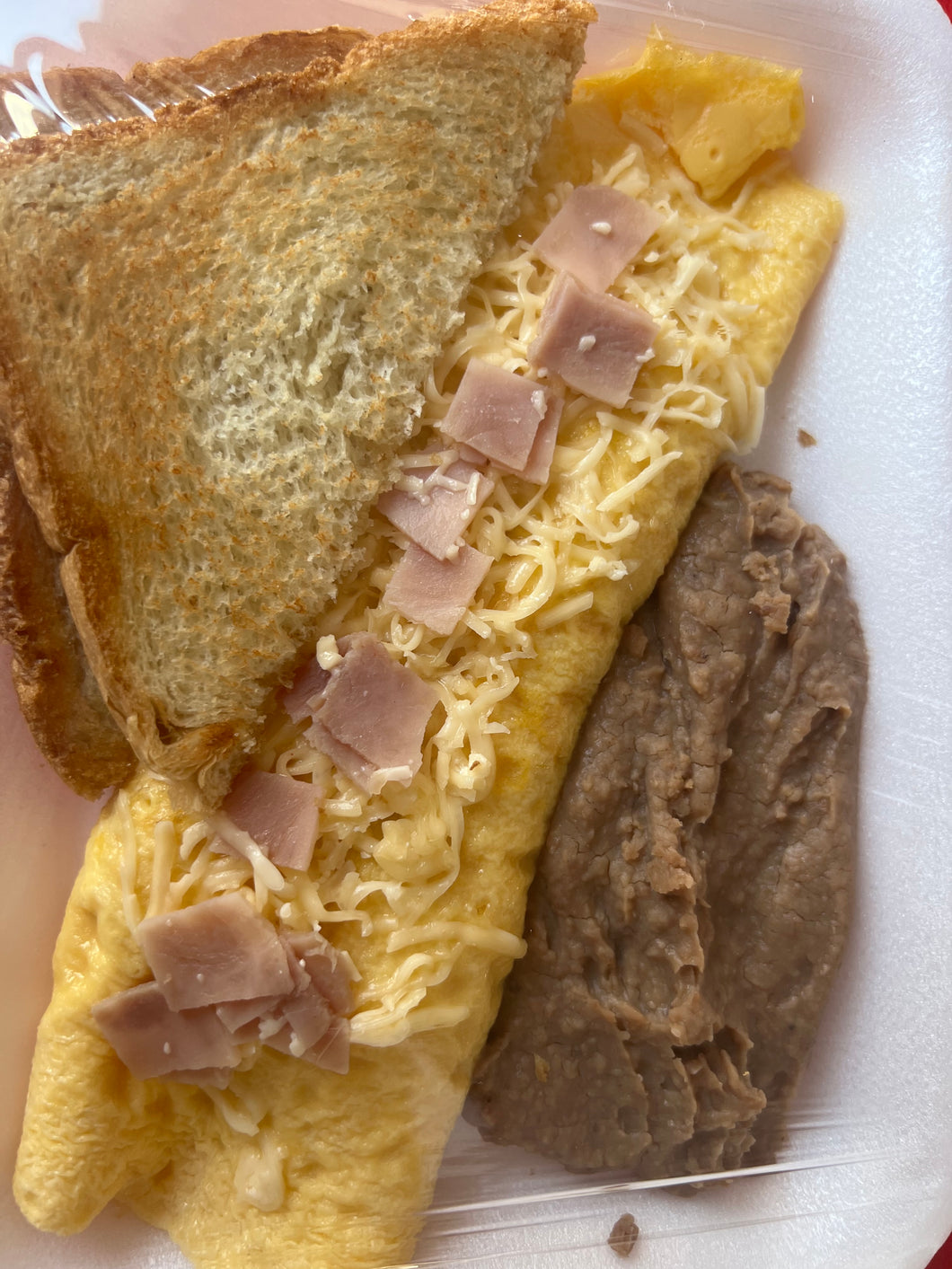 Omelette de jamón y queso con frijoles - Lunch - Este artículo está disponible para entrega lunes y miercoles.