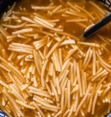 Sopa de fideo con pollo - Comida - Este artículo está disponible para entrega los días Lunes y Miércoles.